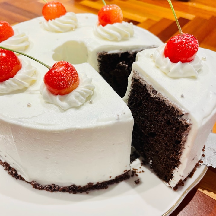 チョコシフォンのデコレーションケーキ!